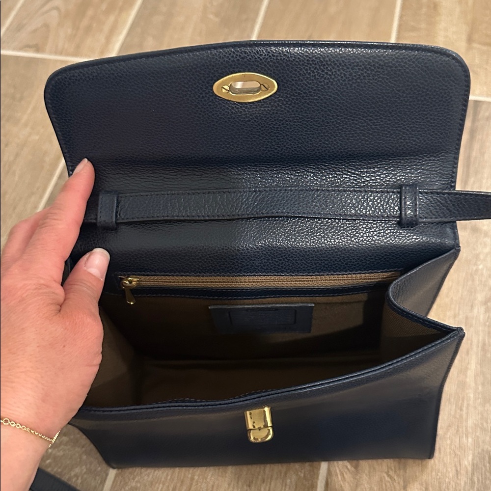 Vintage coach Madison Elegant navy pebbled Leather Handbag - Picture 7 of 10